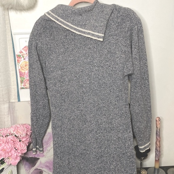 🌷Vintage🌷 Gray & White Knit Sweater Dress Asymmetrical Neckline - Picture 5 of 5